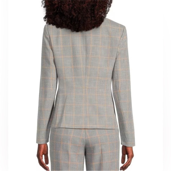 Kasper Plaid Print Notch Lapel Long Sleeve Two
Button Jacket size 8 - Picture 2 of 10